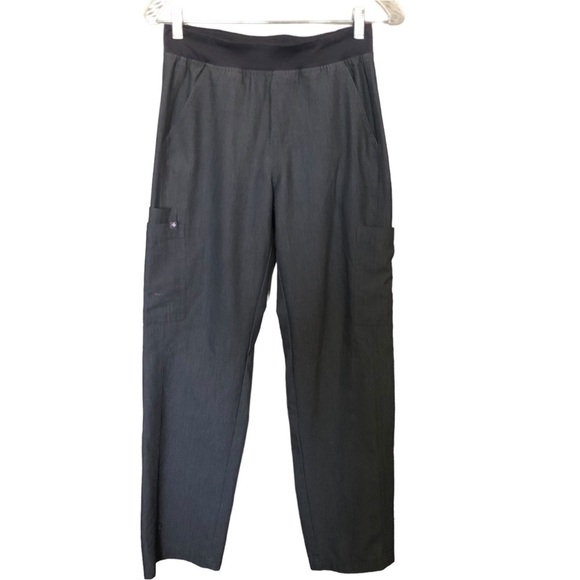 Figs Axim Cargo Scrub Pants - Picture 2 of 7